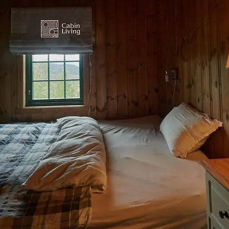 Large At Nesfjellet With Lovely View, Inddor Jacuzzi & Sauna