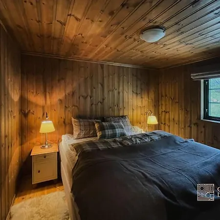 Σπίτι διακοπών Large At Nesfjellet With Lovely View, Inddor Jacuzzi & Sauna