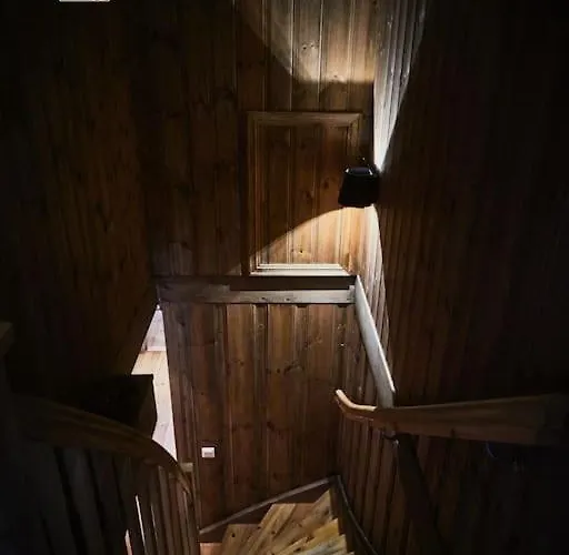 Large At Nesfjellet With Lovely View, Inddor Jacuzzi & Sauna بيت للعطل نيسبين