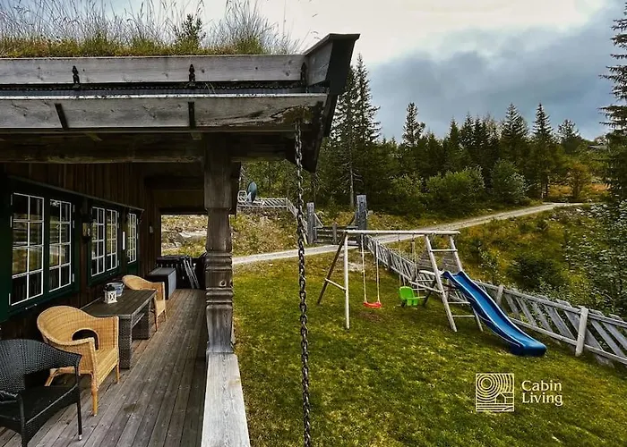Large At Nesfjellet With Lovely View, Inddor Jacuzzi & Sauna نيسبين