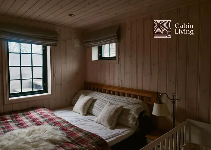 Large At Nesfjellet With Lovely View, Inddor Jacuzzi & Sauna نيسبين