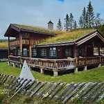 Large At Nesfjellet With Lovely View, Inddor Jacuzzi & Sauna Дом отдыха Несбиен