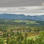 Дом отдыха Large At Nesfjellet With Lovely View, Inddor Jacuzzi & Sauna *