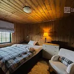 Large At Nesfjellet With Lovely View, Inddor Jacuzzi & Sauna * Несбиен