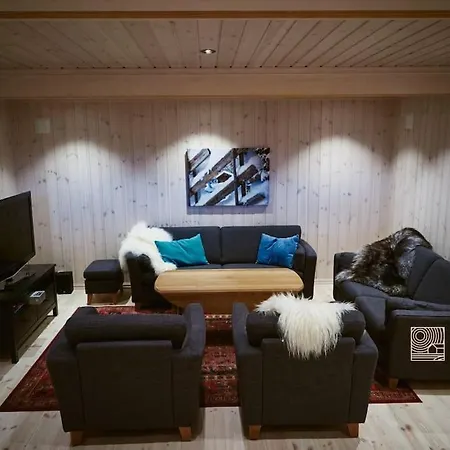 Large At Nesfjellet With Lovely View, Inddor Jacuzzi & Sauna Дом отдыха *